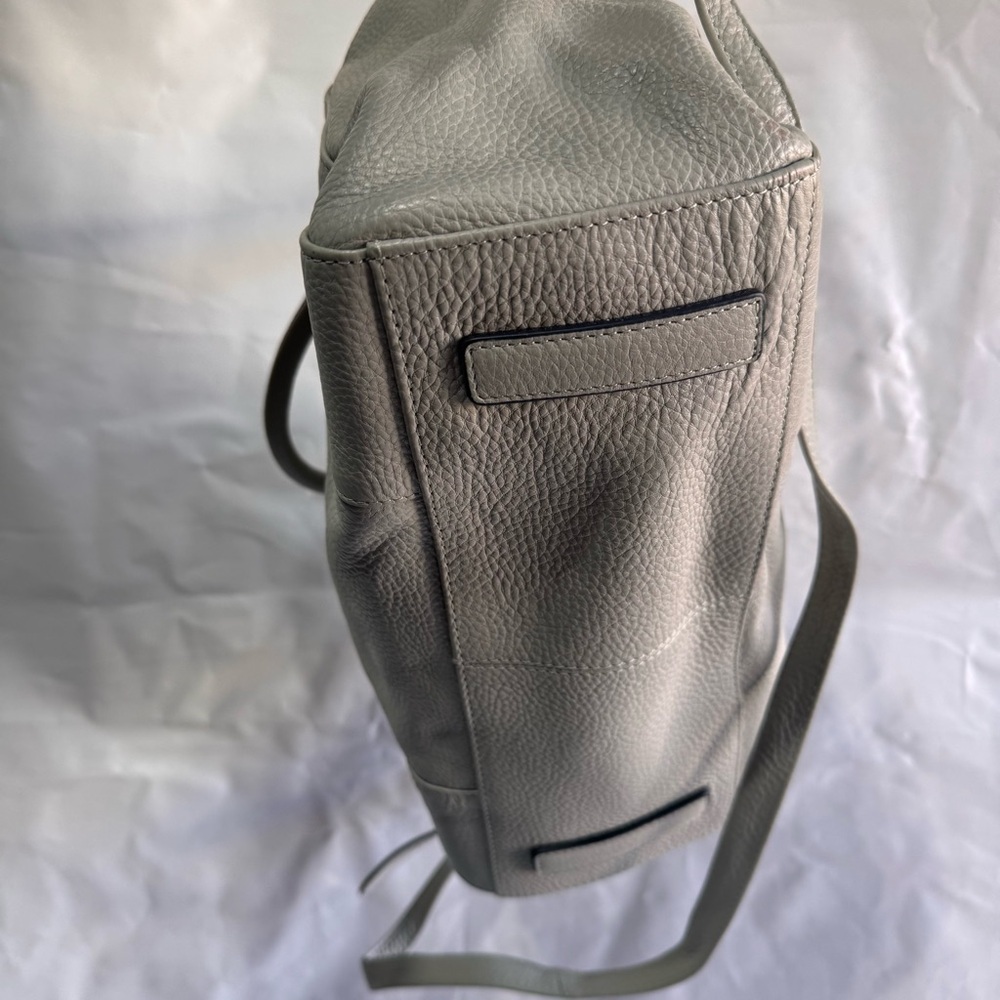 Radley // light grey peddled leather soft shoulder bag - Picture 4 of 11